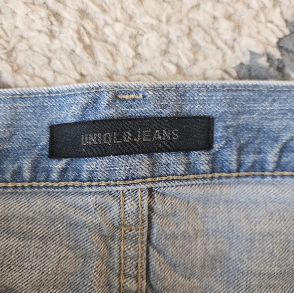 Uniqlo Baggy Straight Leg Distressed Mom Jean Size 32 - Picture 6 of 7